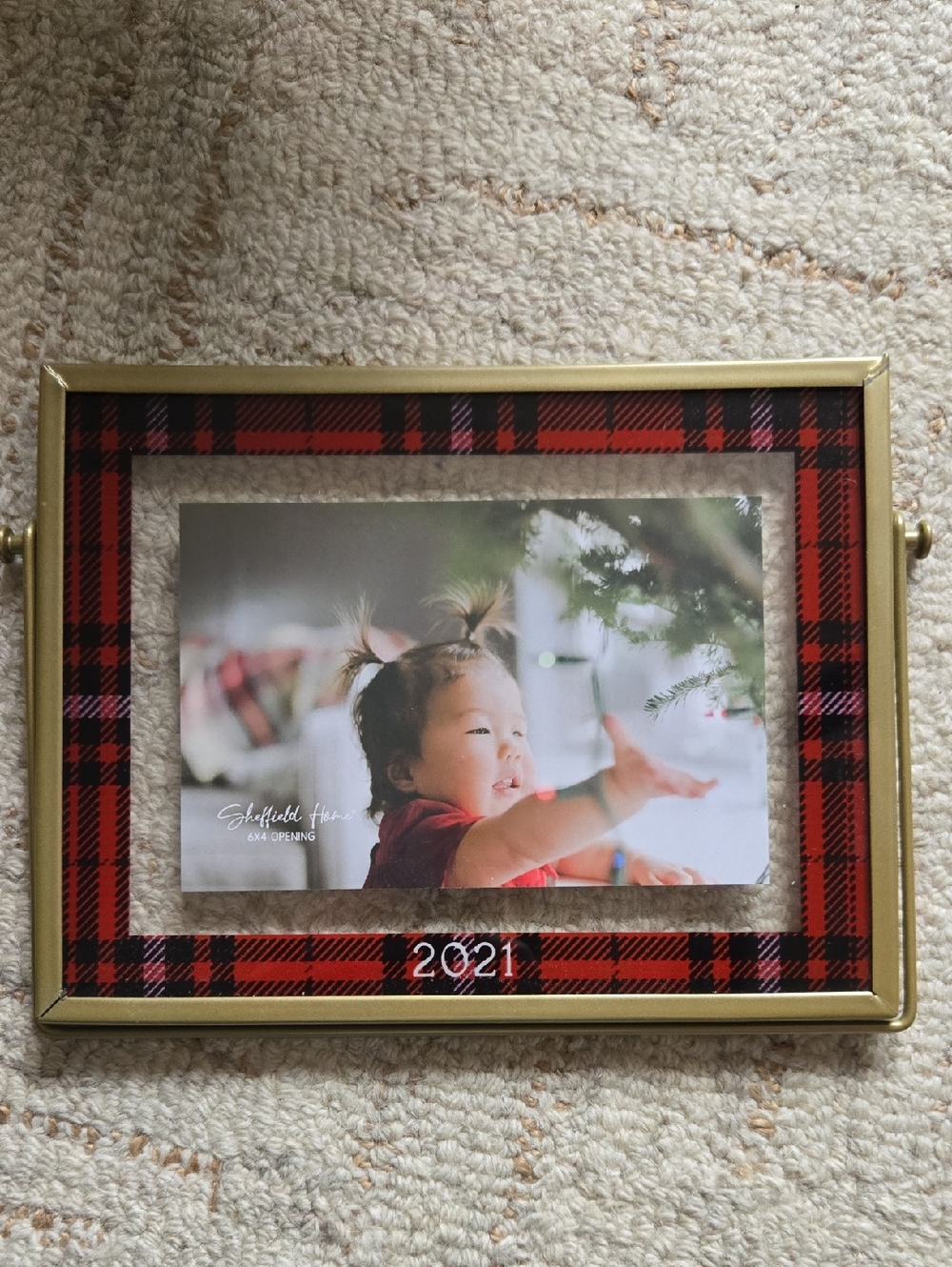 Gold 2021 6x4 Photo Frame with Red Plaid Accent